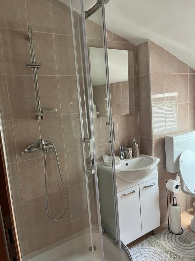 Guesthouse Villa Jurisic Novalja Ngoại thất bức ảnh