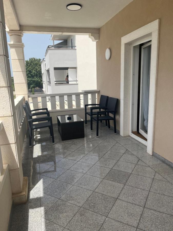 Guesthouse Villa Jurisic Novalja Ngoại thất bức ảnh