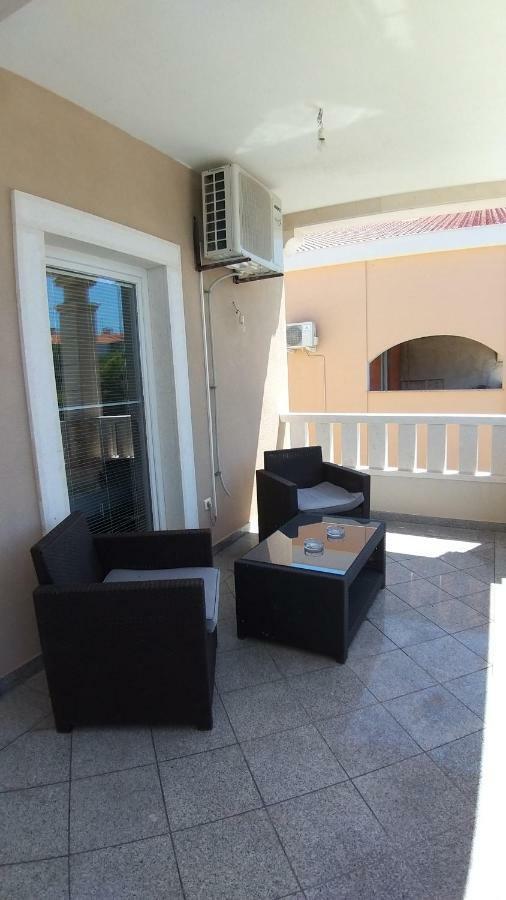 Guesthouse Villa Jurisic Novalja Ngoại thất bức ảnh