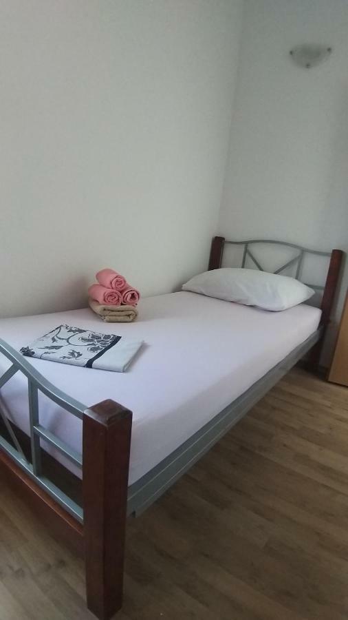 Guesthouse Villa Jurisic Novalja Ngoại thất bức ảnh